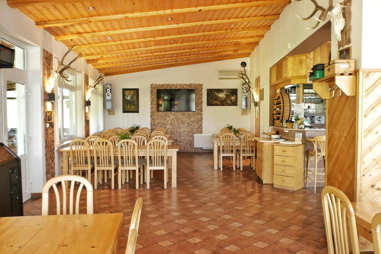 Penzion-Restaurant U Svabku Tachov  Bagian luar foto
