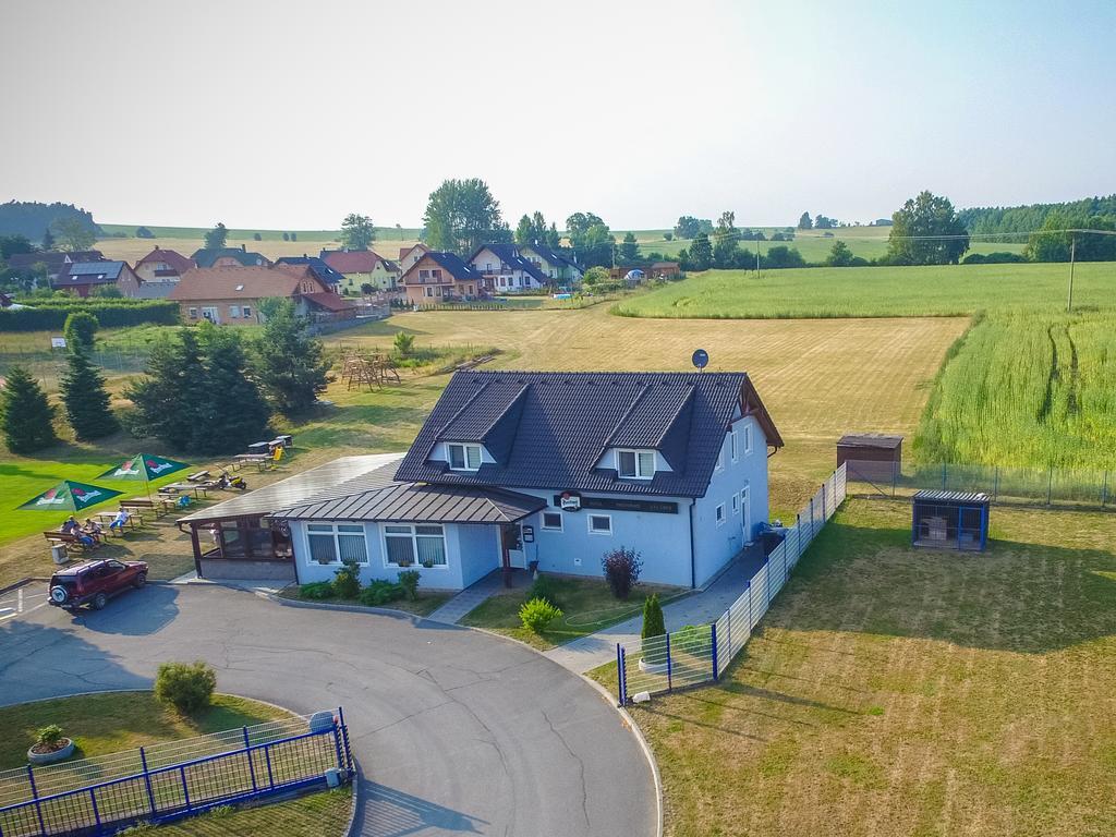 Penzion-Restaurant U Svabku Tachov  Bagian luar foto